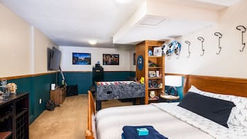 1 bedroom, iron/ironing board, travel cot, free WiFi