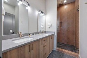 Hair dryer - Music City Abode | Roof Lounge + Modern Design (Nashville)