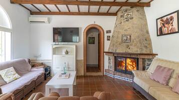 TV connectée, cheminée