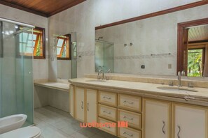 Shower - Sitio em Indaiatuba com Piscina e Churrasqueira (Campinas)