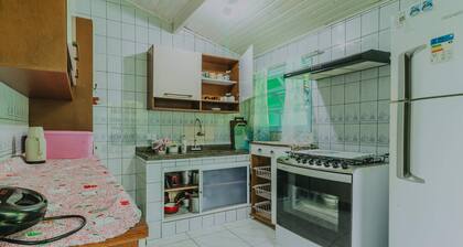 Casa em Ubatuba com piscina a 10 min da praia