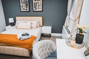 2 bedrooms, desk, iron/ironing board, travel cot - Unparalleled Convenience | City View | Food Scene (Atlanta)