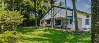 Casa com Piscina a 200m da Praia em Caraguatatuba
