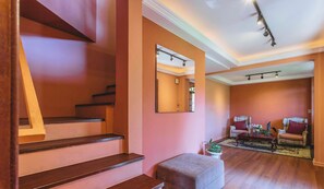 Unclassified image, 2 of 52, button