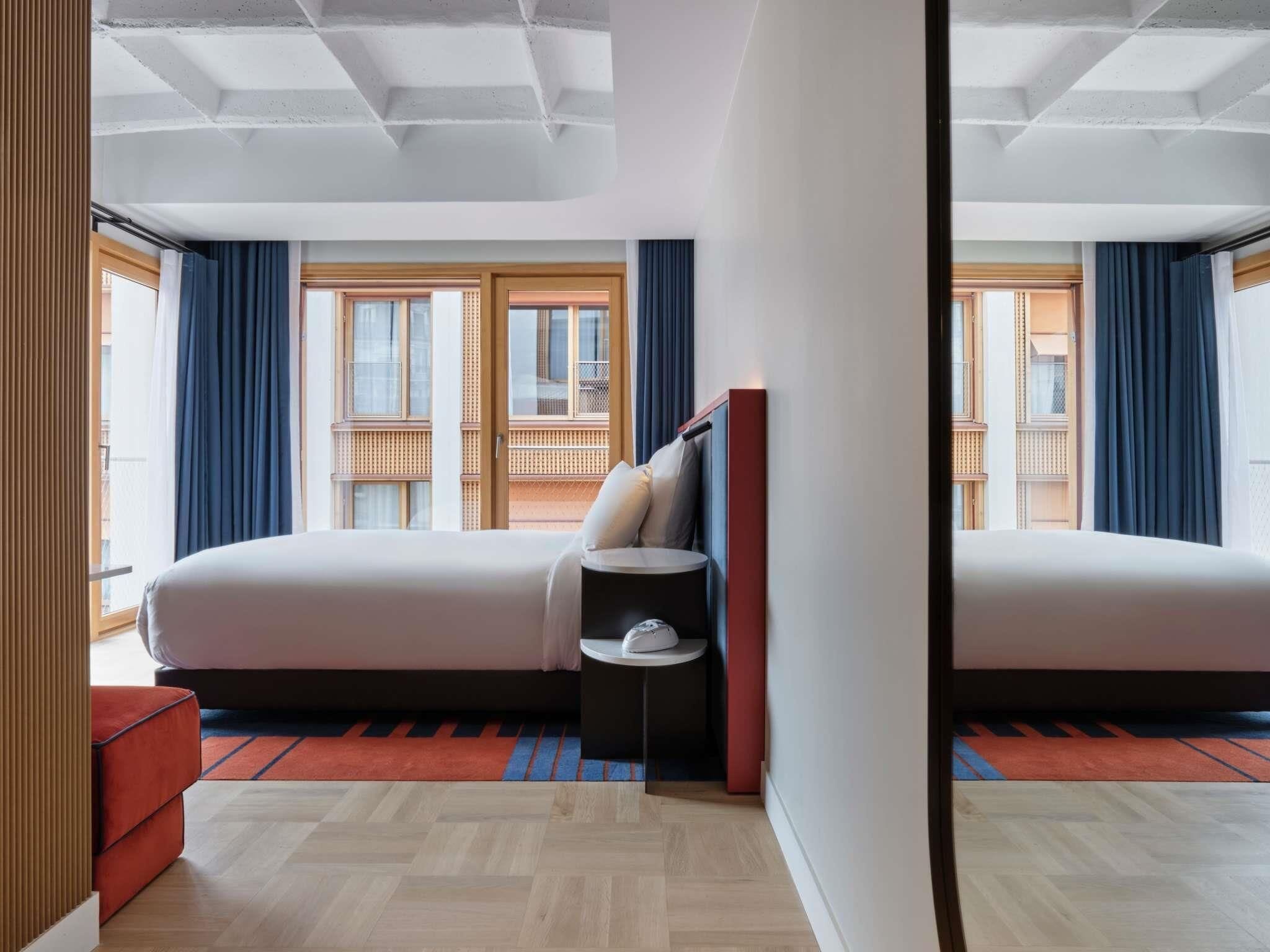 Room, 1 Double Bed | Premium bedding, in-room safe, blackout drapes, soundproofing