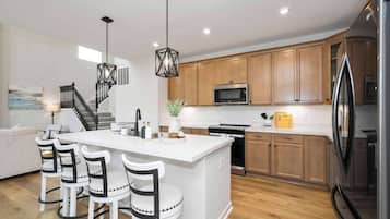 House, Multiple Beds, Kitchen, Garden View (Lunar Haven) | Private kitchen | Fridge, microwave, oven, stovetop