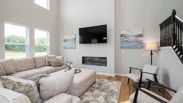 Rumah, Beberapa Tempat Tidur, dapur, pemandangan kebun (Lunar Haven) | Area keluarga | Televisi 42-inci dengan saluran TV kabel