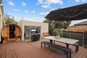 Outdoor dining - Currawong Paradise Cowes (Cowes)