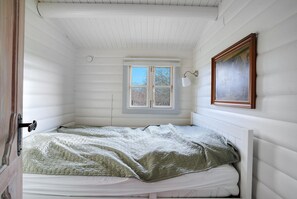 3 bedrooms, travel crib, free WiFi