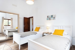 3 chambres, fer et planche à repasser, Wi-Fi, literie fournie