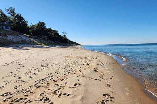 Reagan's Landing | Relaxing Private Beach 3BR, 1BA