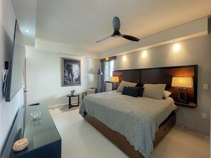 2 bedrooms, soundproofing, iron/ironing board, free WiFi - Best of Marbella (Puerto Vallarta)