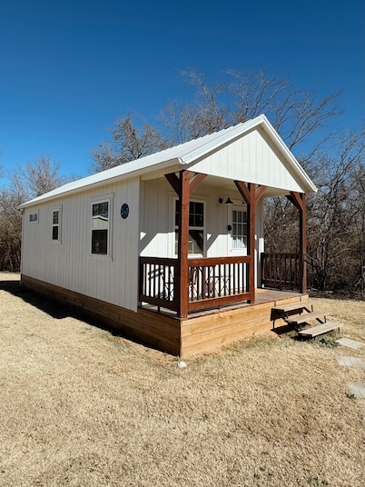 Alice - Fully Furnished 4 Person Cottage for short or mid-term stays