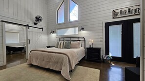 Iron/ironing board, travel crib, free WiFi, bed sheets