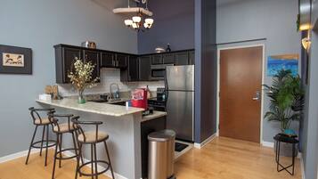 Fridge, microwave, oven, stovetop