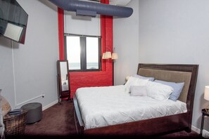 1 bedroom, desk, iron/ironing board, WiFi