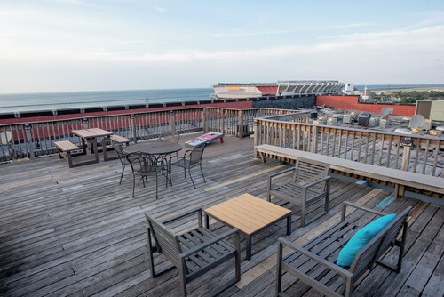 Water-front Luxe Condo Next to the Browns Stadium on the East-bank of the Flats!