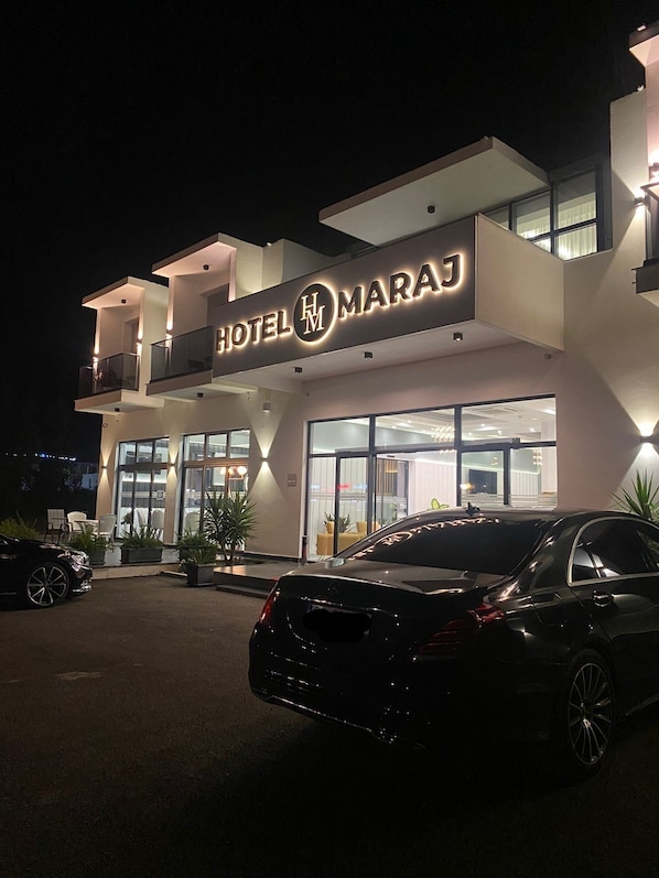 المنشأة من الخارج