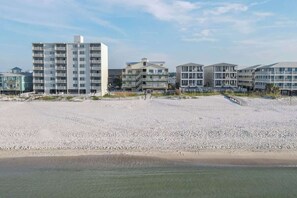 Beach nearby - Affordable 2BR gulf view condo steps from beach (Gulf Shores)