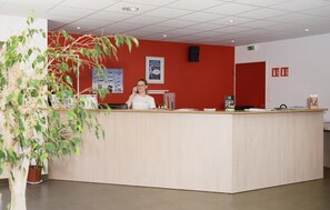 Lobby - Maisonnette Duplex Spacieuse avec Terrasse Privée (Sarlat)
