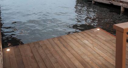 Over the Water - Dream Holiday House