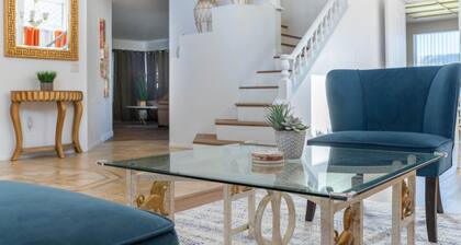 Spacious 4-bedroom house with AC and WiFi in charming Fontana