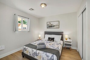 2 bedrooms, iron/ironing board, free WiFi, bed sheets