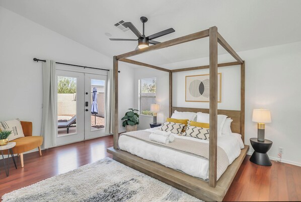 3 habitaciones, tabla de planchar con plancha y cuna de viaje 