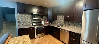 Modern 1 bedroom close to UAA