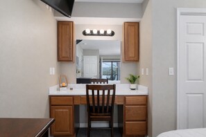 2 slaapkamers, een strijkplank/strijkijzer, gratis wifi, beddengoed