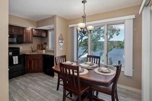 Dining - The Perch @ Kimberling Crossing (Kimberling City)