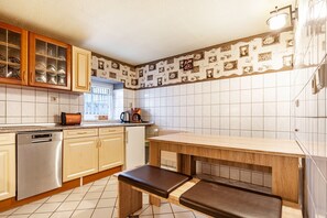 Frigorífic, microones, forn i placa de cuina