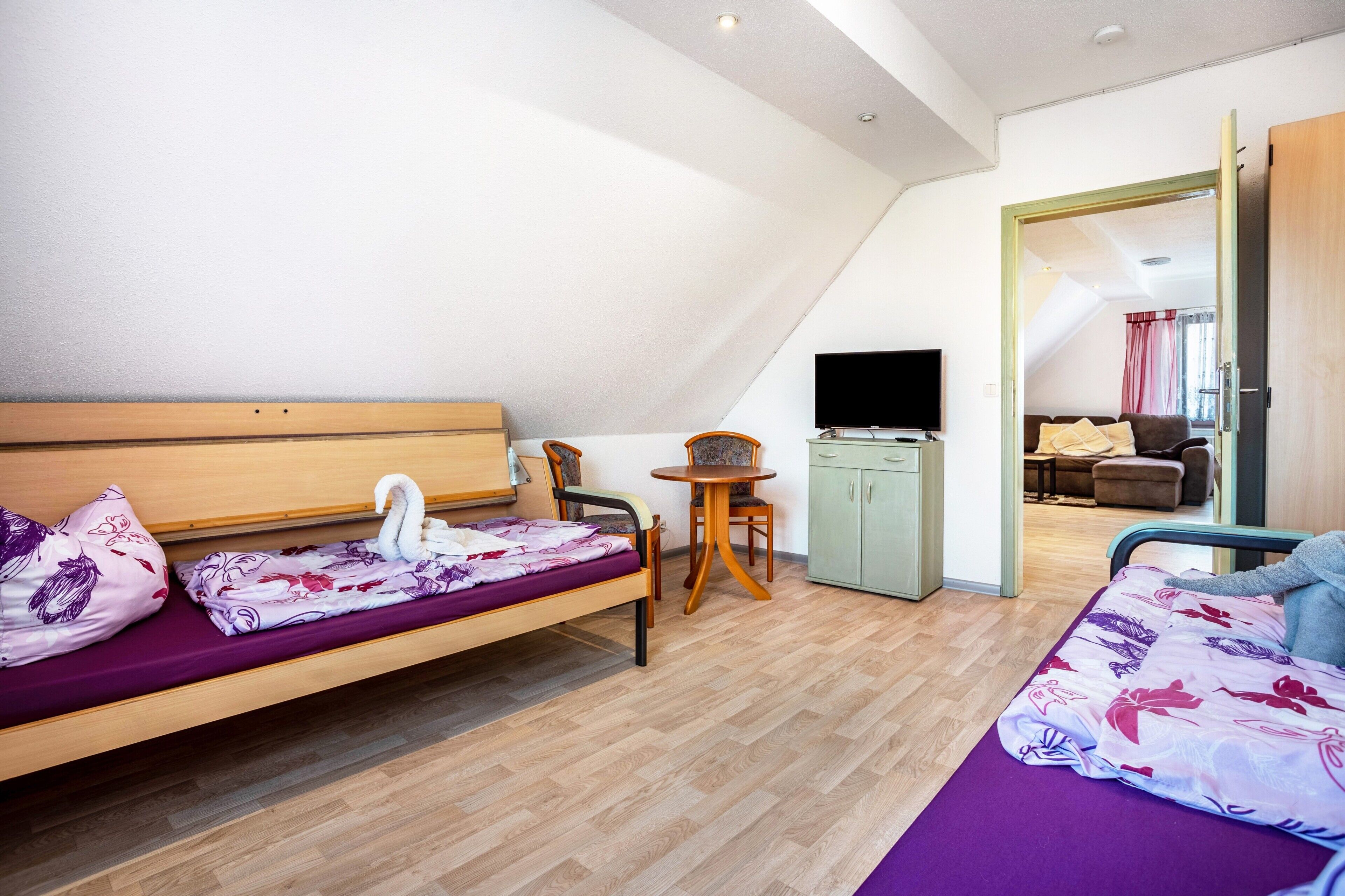 2 habitaciones, wifi gratis y ropa de cama 