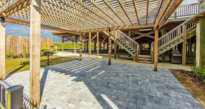 Grand Isle 2 bedrooms + loft Detached Condo F; Easy beach access pet friendly