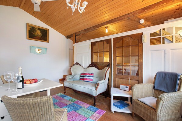 Interior - '1-room Apartment Koje 1' with Shared Garden and Wi-Fi (Norddeich)