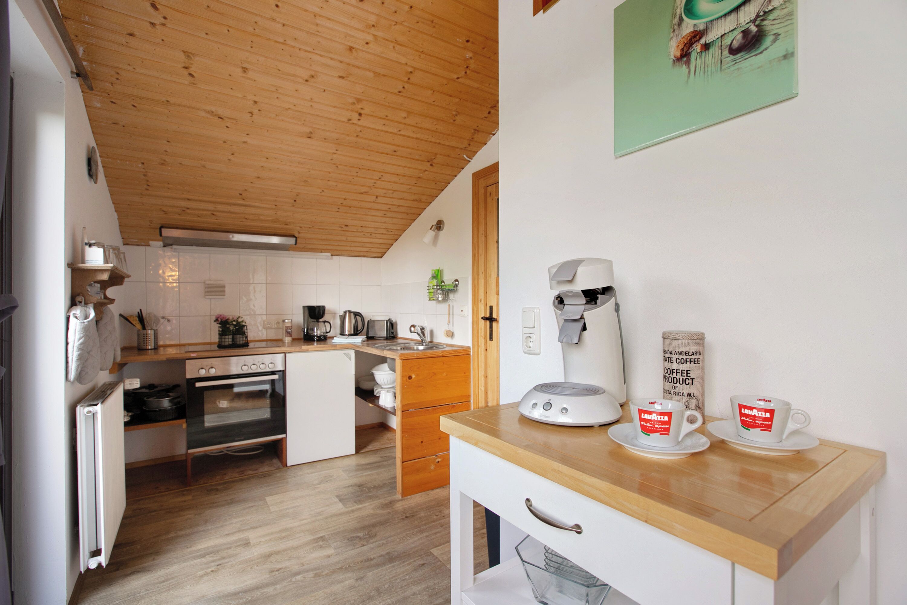 冰箱、微波炉、烤箱、炉灶