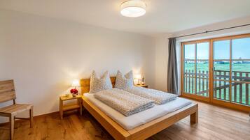 3 bedrooms, free WiFi, bed sheets