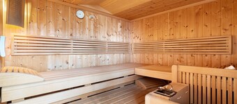 Apartment 'Ferienwohnung Landhaus' with Private Terrace, Shared Garden and Wi-Fi