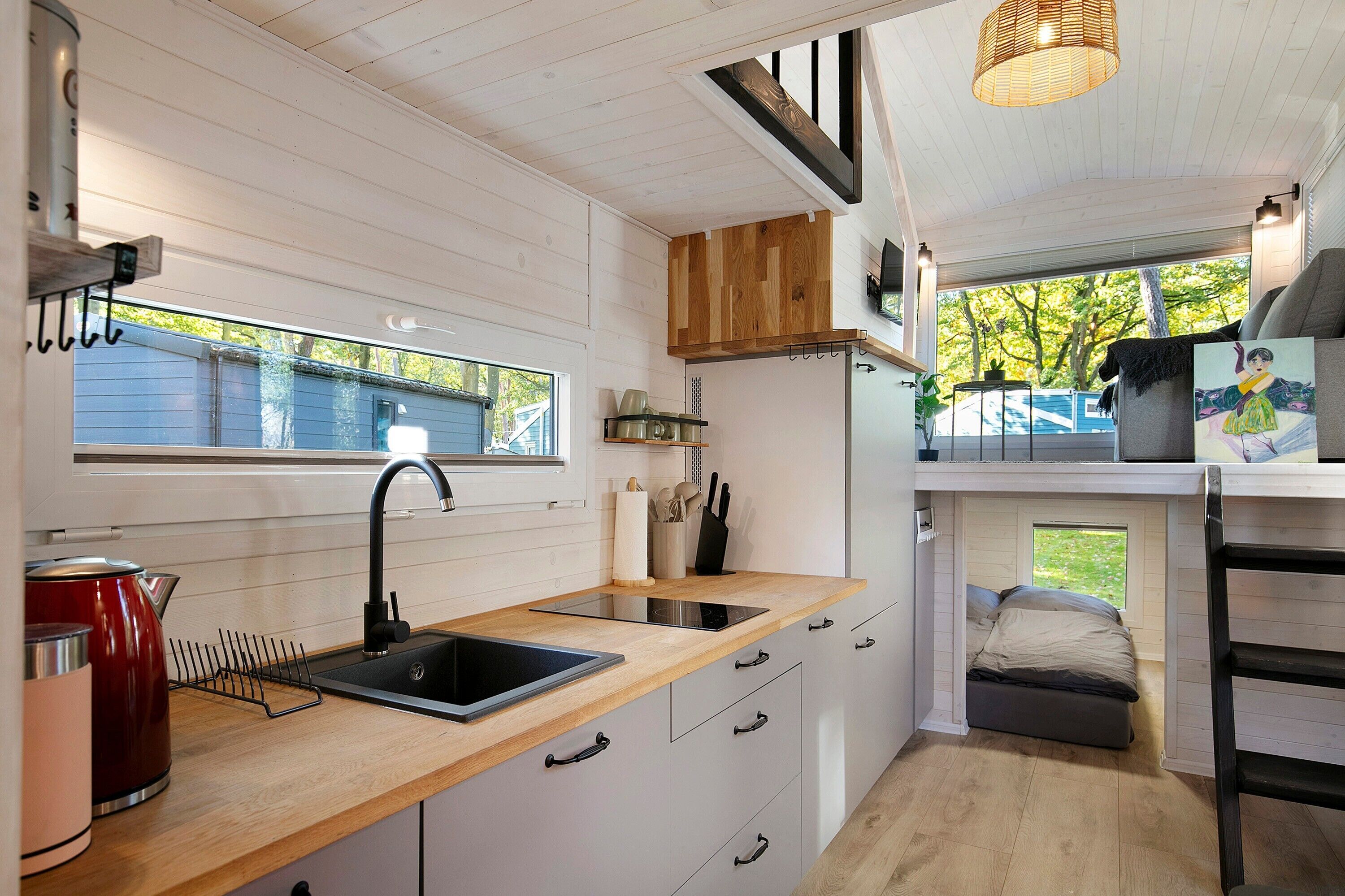 Kühlschrank, Mikrowelle, Herdplatte, Geschirrspüler