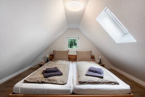3 bedrooms, free WiFi, bed sheets