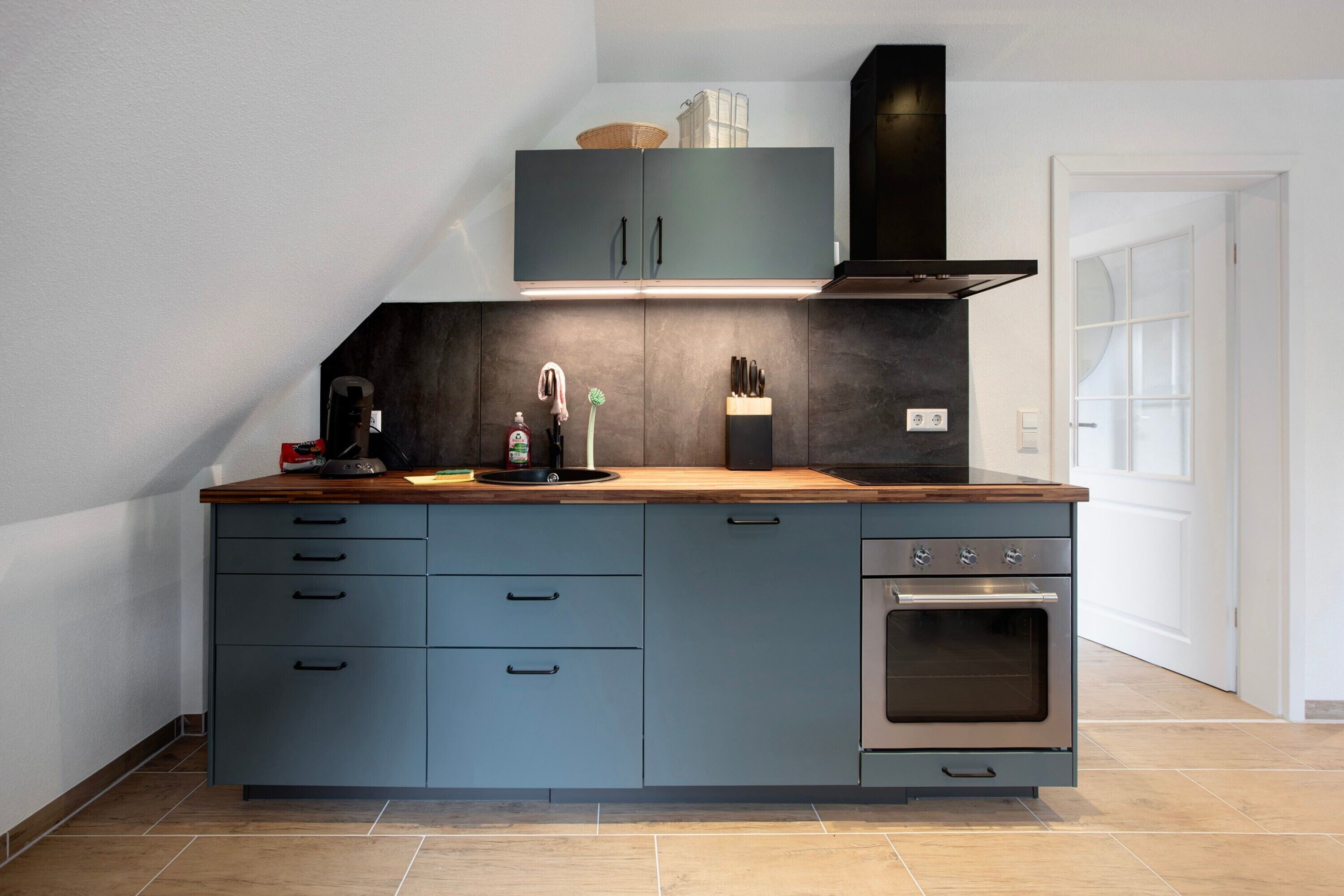Kühlschrank, Ofen, Herdplatte, Geschirrspüler