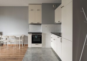 Refrigerador, horno, placa de cocina, lavavajillas
