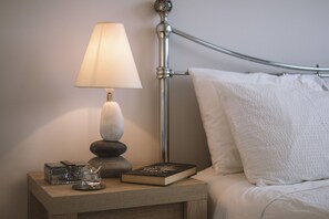 3 bedrooms, in-room safe, iron/ironing board, free WiFi