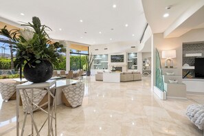 Uklassifisert bilde, 4 av 34, knapp