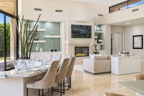 Interior - 'Sun Stone' Half an acre in Rancho Mirage (Rancho Mirage)