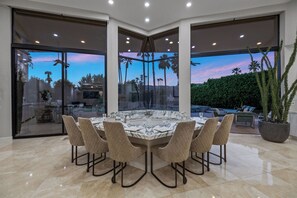 صورة غير مصنفة، 3 من 50، زرّ