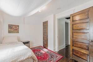 3 bedrooms, WiFi, bed sheets