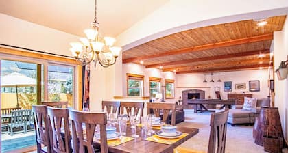 Cranbrook Cottage - Family Home + Hot Tub + Pool Table