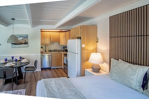 1 chambre, fer et planche Ă repasser, Wi-Fi gratuit, draps fournis