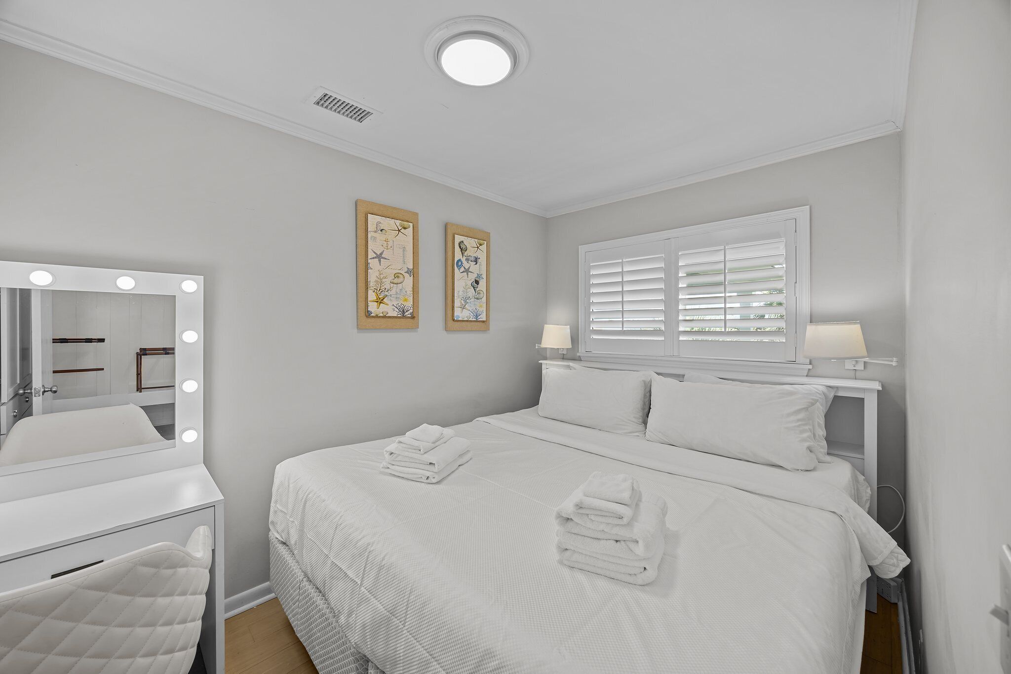 1 chambre, bureau, fer et planche à repasser, Wi-Fi gratuit